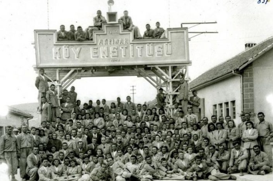 Köy Enstitüleri Tümüyle Ulusaldır.